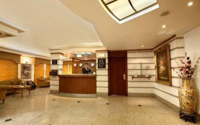 Capri Hotel Suites Amman Exterior photo