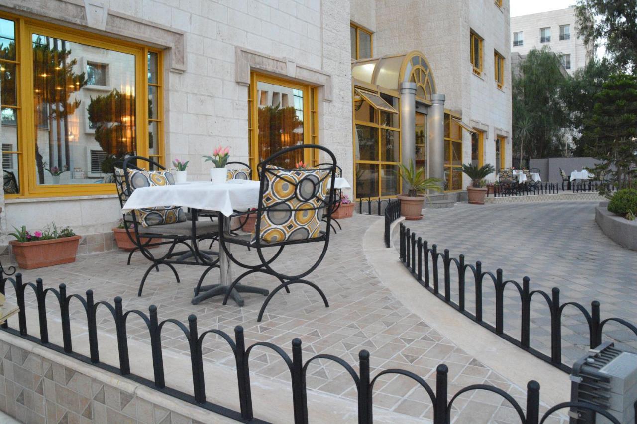 Capri Hotel Suites Amman Exterior photo